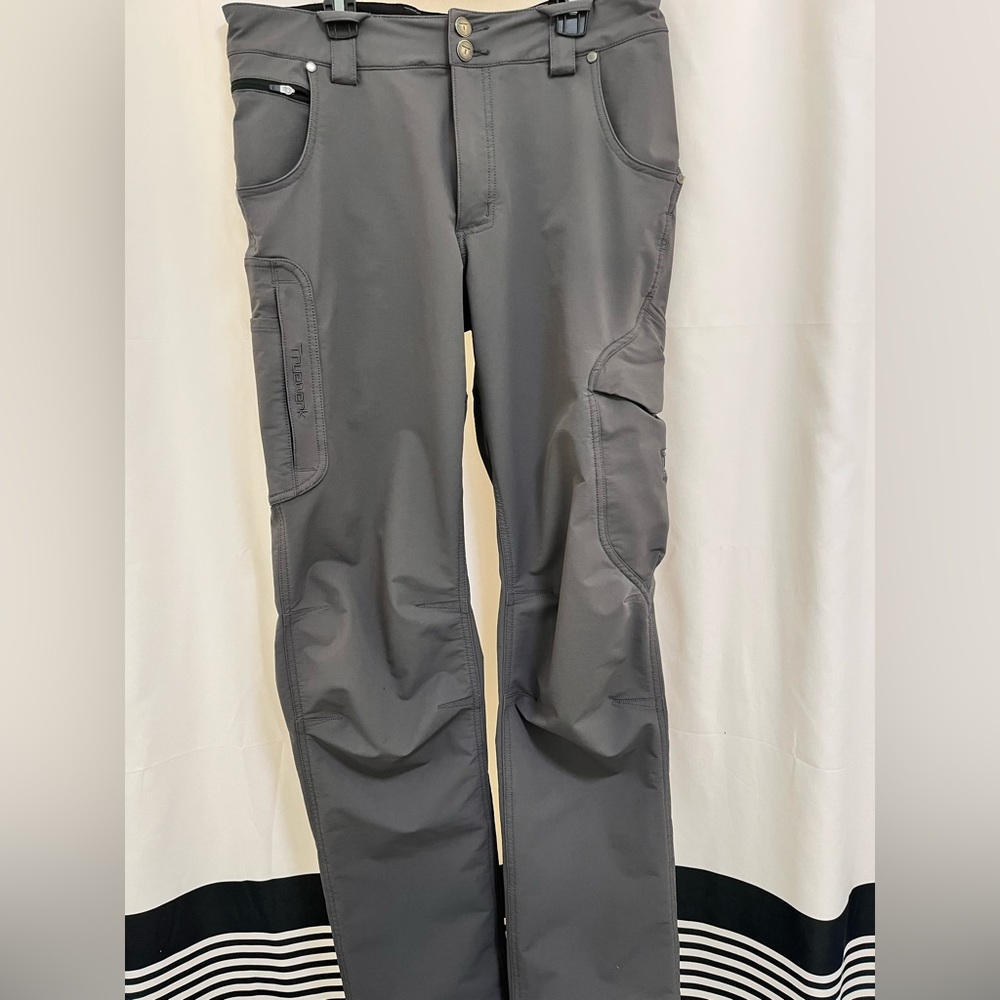 Mens work pants. In excellent condition!! Sz.32W/32L